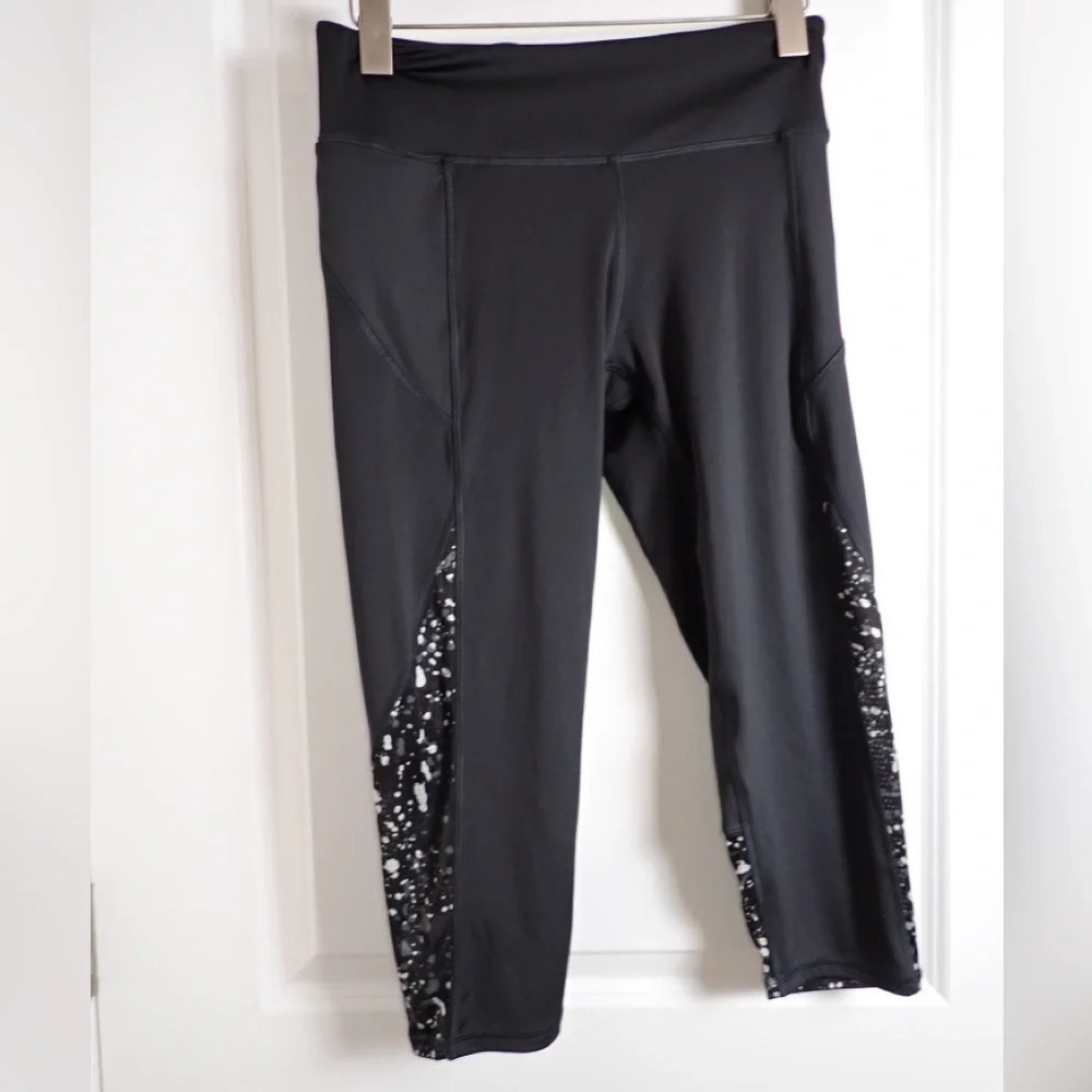 Reebok Cropped Black Leggings Size M